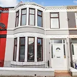 Host Liverpool - Spacious Family Home Pets Welcome