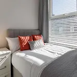 Host Liverpool - Anfield Stadium Home, Cozy House For Family
