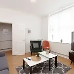 Liverpool Getaway - Modern Private Room