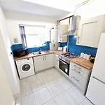 Charming Accommodation Steps From Downtown
