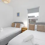 Flatzy - Stunning Home By Lark Lane With Pool Table