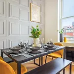 Liverpool City Centre 2 Bedroom Apartment - Ideal For All Guest Types