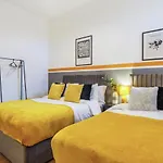 Liverpool City Centre 2 Bedroom Apartment - Ideal For All Guest Types