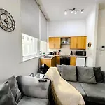 Captivating 2-Bed Apartment In Liverpool