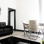 Fully Equipped Modern Home Perfect For Contractors, Relocators
