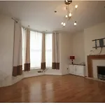 Beech Apparent Lovely Spacious Double Room