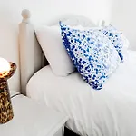 Wood Street - Stylish Prime Location Apartment By Vichy
