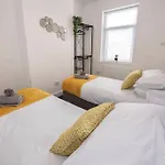 Cosy 4Br House Near City Center