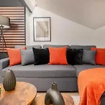 Lombana Apt 5 - City Centre - Parking - Contract Stay - Wifi