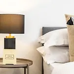Luxury Apartment - Sleeps 5 - Rose Platinum Properties