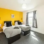 Large 3 Bedroom Sleeps-7/Gartson/Liverpool