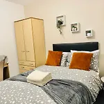 Quarto 3 Casa Compartilhada No L7