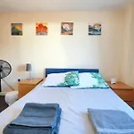 Cancer Square Apt Free Parking Sleeps 8