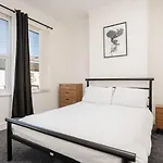 10 Mins To Crosby Beach Ensuite Wc Parking