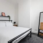 10 Mins To Crosby Beach Ensuite Wc Parking
