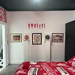 Anfield Abode - Entire Lfc Themed House