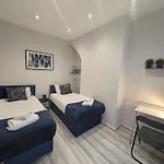 3Bed 2Bath House - Free Parking - Close To Everton & Liverpool Fc- Managed By Chique Properties Ltd