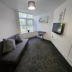 Furnished 1 Bedroom Apt In Liverpool