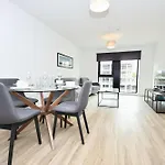 Lovely Spacious 2 Bedroom Apartment In Liverpool