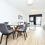 Lovely Spacious 2 Bedroom Apartment In Liverpool