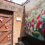 Let It Bnb Retreat , Anfield, Beatles Themed