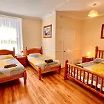Castle Lodge Guest House 86-88 Sheil Rd L6 3Af