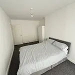 Master Bedroom In Anfield