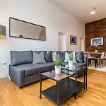 Renshaw Residence