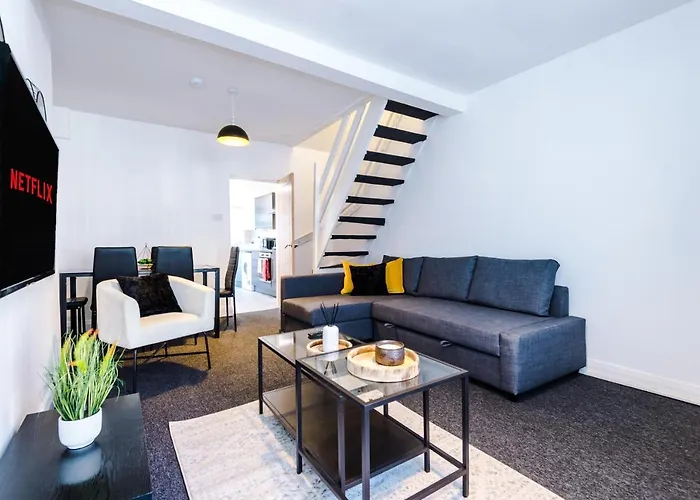 Cozy Liverpool Anfield House, Entire Home With Free Wifi & Netflix