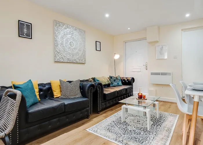 Huge 5Bdrm Ensuite In Liverpool Monthly Discounts Bu Hinkley Homes Short Lets & Serviced Accomodation