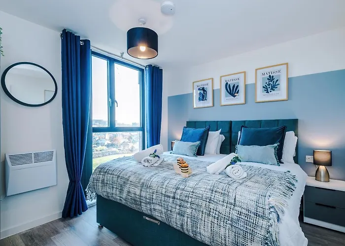 New! Stunning 2-Bed Apartment In Liverpool By 53 Degrees Property - Amazing Location, Ideal For Small Groups - Sleeps 4!