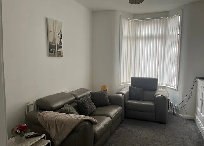 Modern 2 Bed Sleep 5 Close To Anfield Stadium
