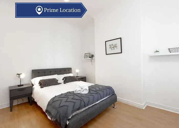 Liverpool Getaway - Modern Private Room