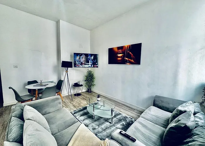 Captivating 2-Bed Apartment In Liverpool