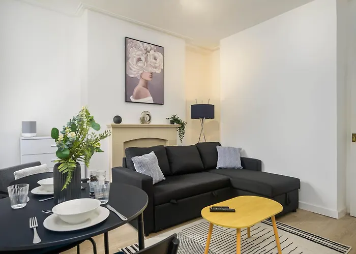 Kinsley House - Liverpool - 4 Bedroom Home