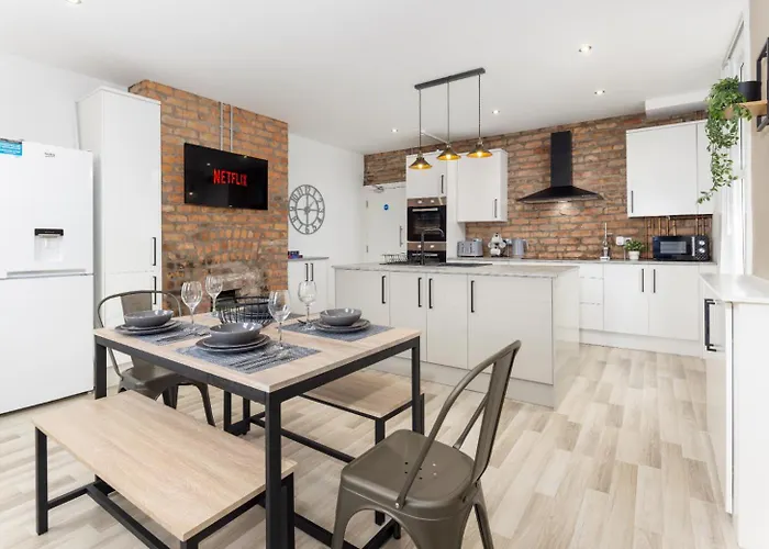The Wavertree Rooms - Air Host & Stay - 6 Bedrooms