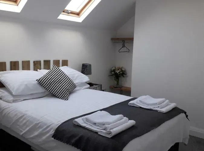 Molyneux Apartments
