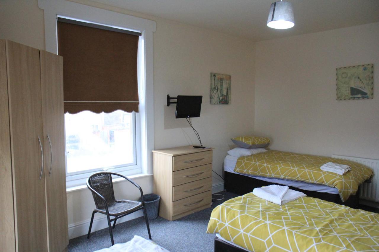 Clifton Arms Guest house 2*