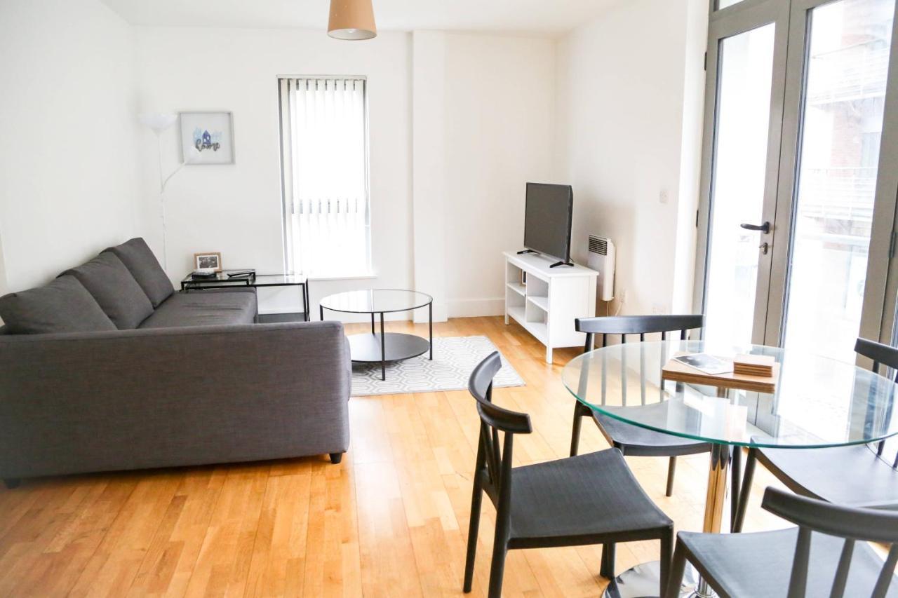 Serviced In Centre - Free Parking - Balcony - By Happy Days * Liverpool