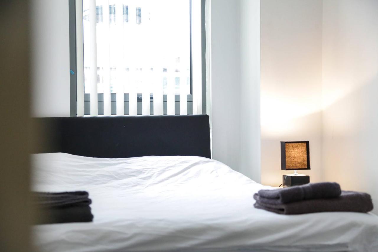 Serviced In Centre - Free Parking - Balcony - By Happy Days Liverpool