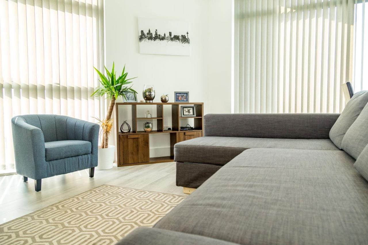 Serviced In Centre - Free Parking - Balcony - By Happy Days * Liverpool