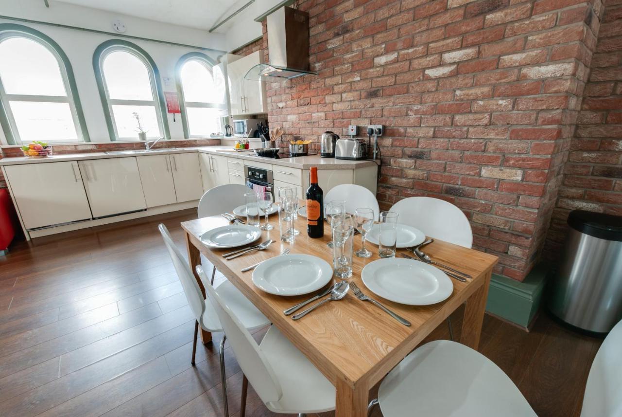 Base Serviced - Sir Thomas Street *