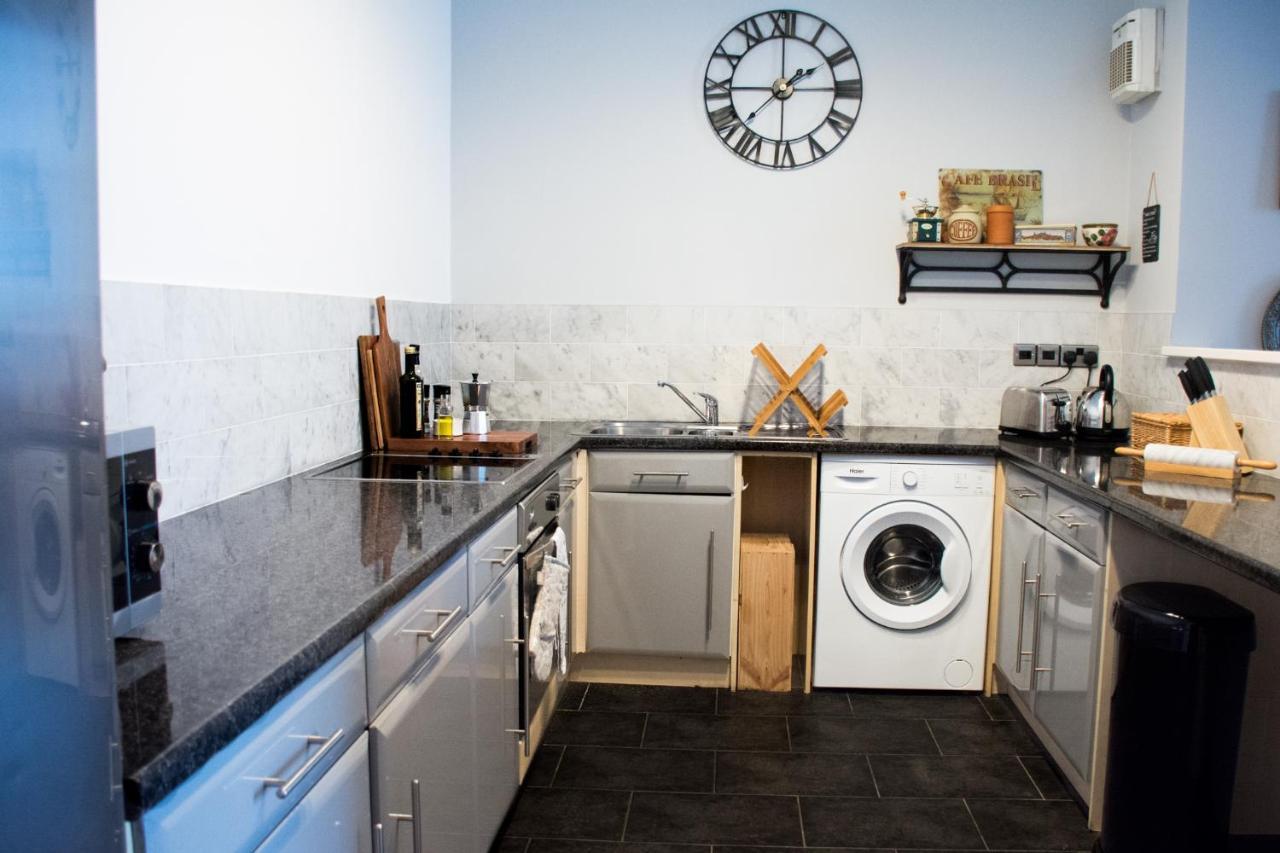 Characterful Abode With Free Parking. Apartment Liverpool