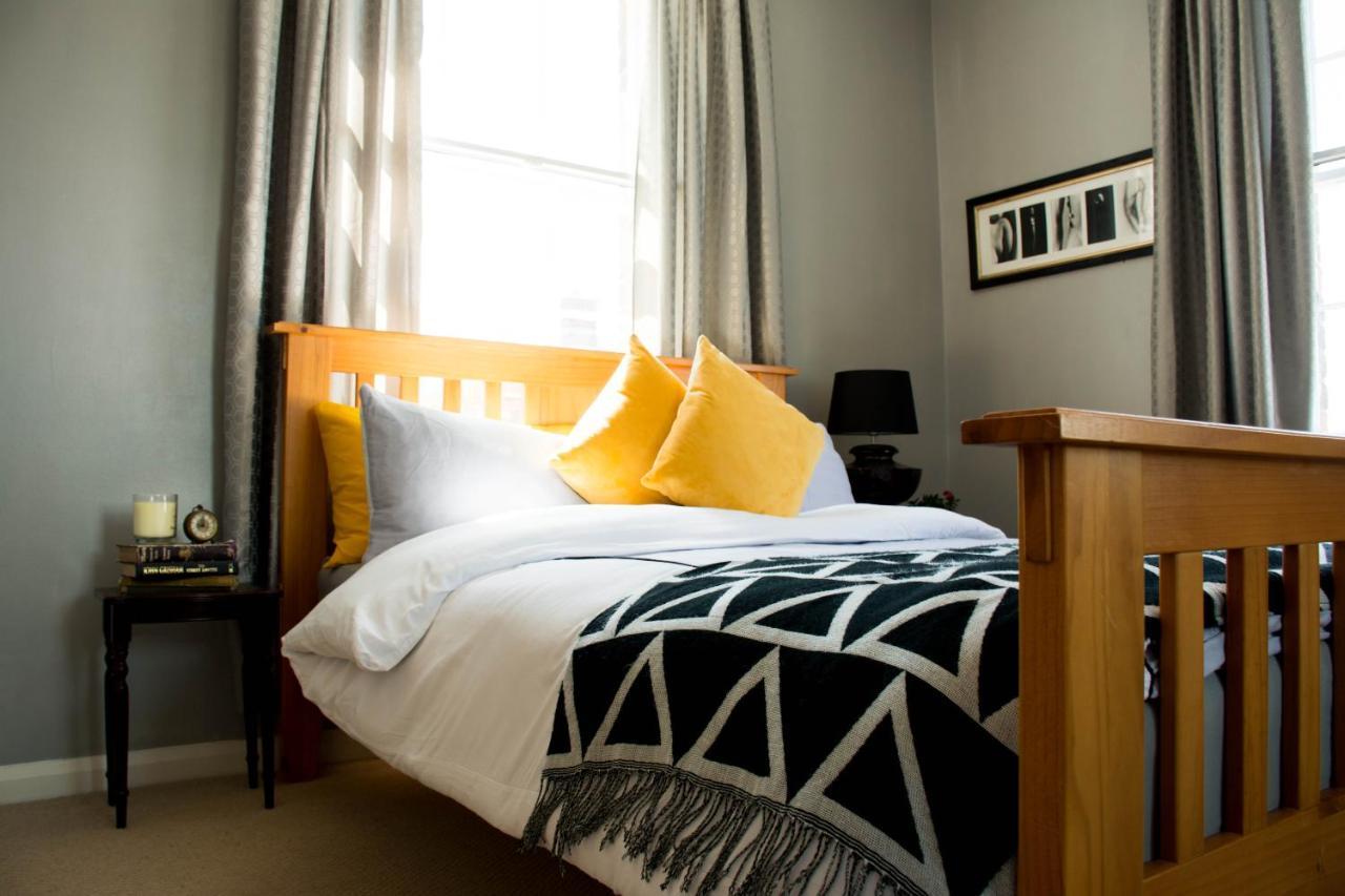 Characterful Abode With Free Parking.