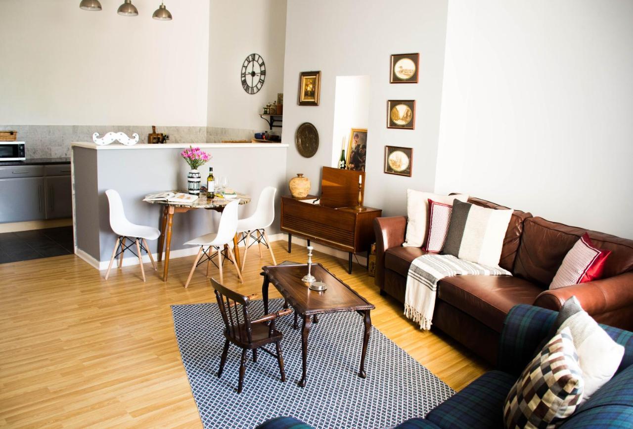 Apartment Characterful Abode With Free Parking. Liverpool