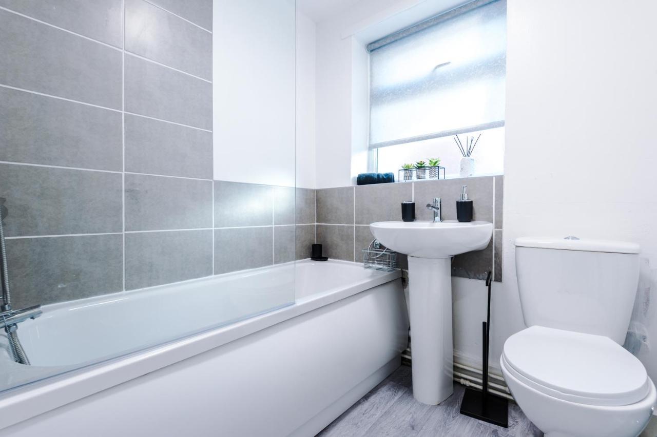 Holiday home Cozy Anfield House, Entire With Free Wifi & Netflix Liverpool