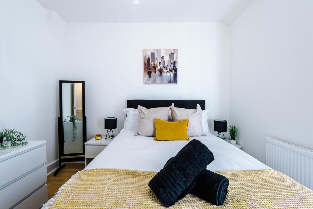 Holiday home Cozy Anfield House, Entire With Free Wifi & Netflix *