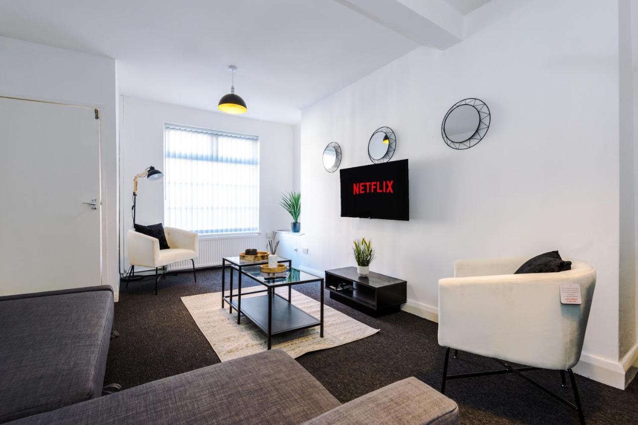 Holiday home Cozy Anfield House, Entire With Free Wifi & Netflix *