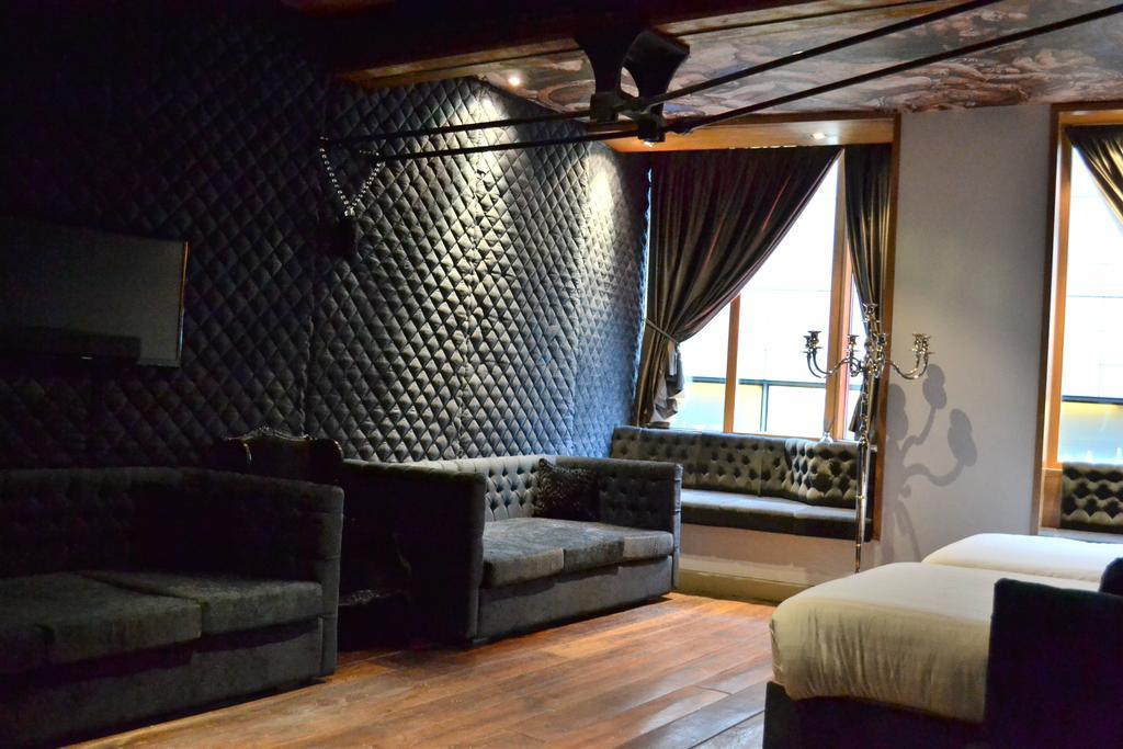 Signature Living