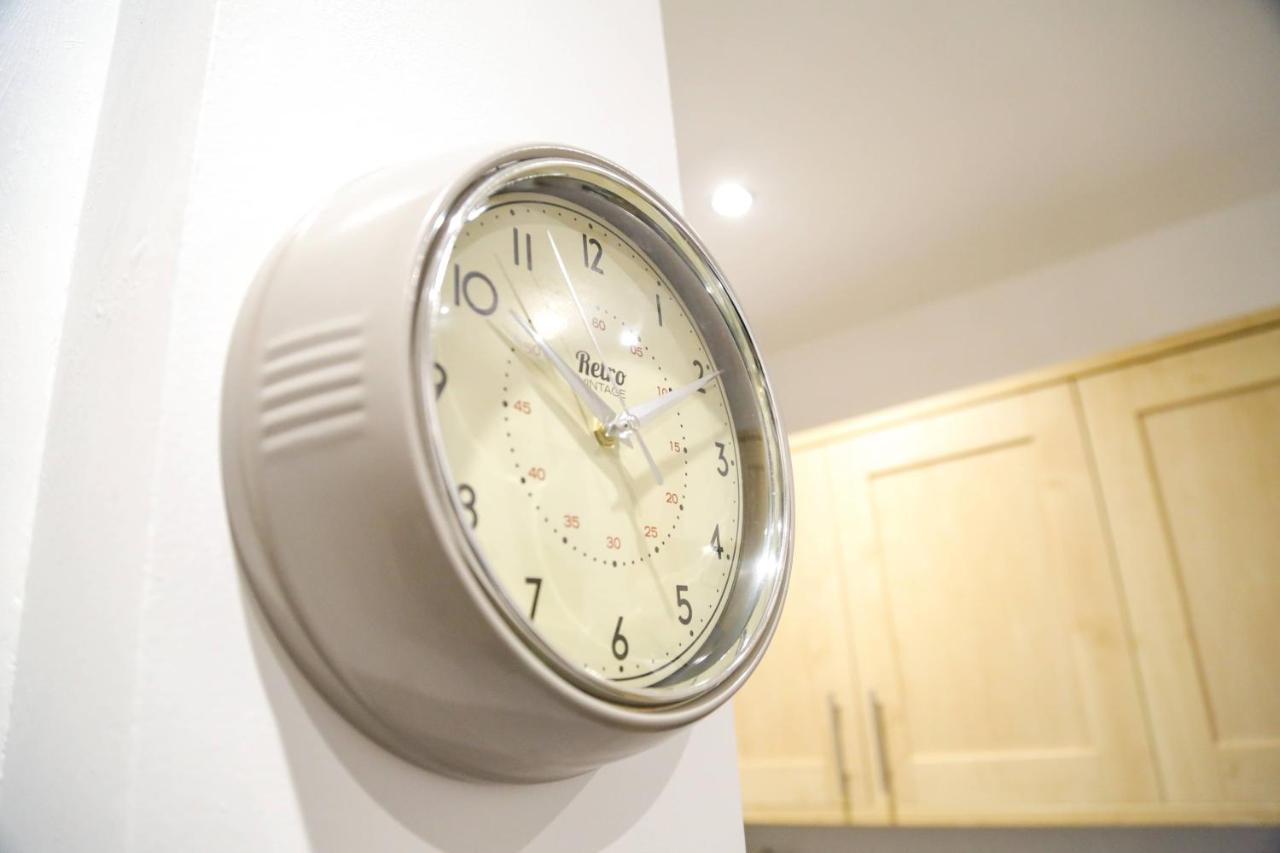 Serviced In Centre - Free Parking - Balcony - By Happy Days * Liverpool